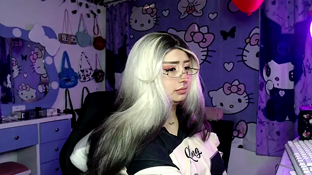 lussyevans24 online show from 02/25/26, 04:00