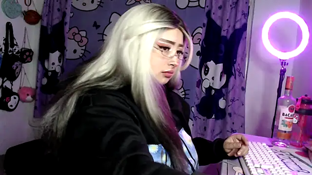 lussyevans24 online show from 04/18/26, 02:04