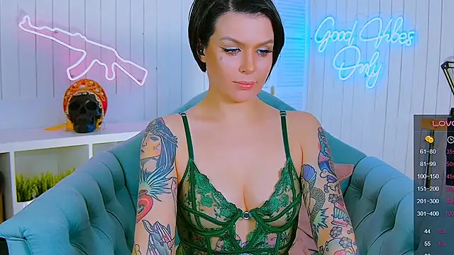 My toys pink online show from 03/02/25, 11:09