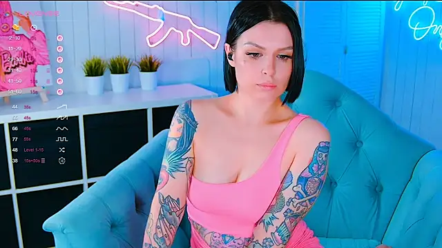 My toys pink online show from 10/19/25, 02:56