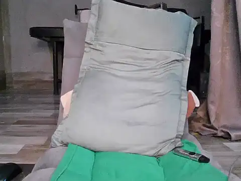 Snapshot of Baby-sexygirl01 chatting on 01/10/26, 01:07 Baby-sexygirl01 online show from 01/10/26, 01:07