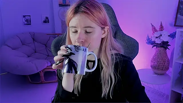 LexiWenford online show from 12/13/24, 03:16