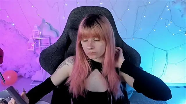 LexiWenford online show from 02/04/25, 05:53