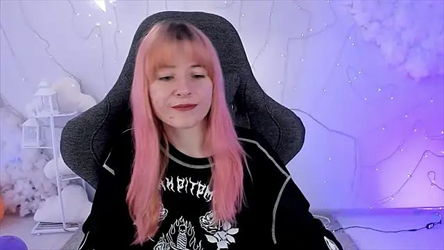 LexiWenford online show from 02/07/25, 08:55