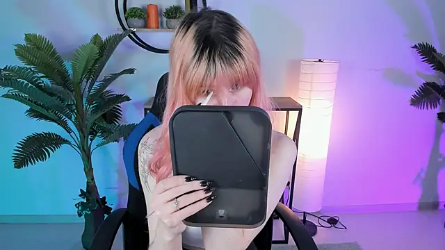 LexiWenford online show from 02/18/25, 05:53