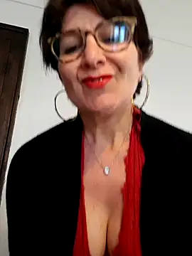 Snapshot of Viola8p chatting on 05/14/26, 02:57 Viola8p online show from 05/14/26, 02:57