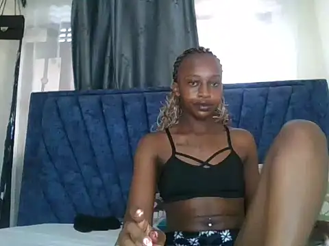 Petite doll20 online show from 02/15/26, 11:41