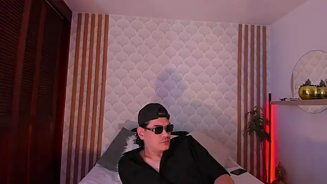 Snapshot of PamelaReall chatting on 02/17/26, 07:49 PamelaReall online show from 02/17/26, 07:49