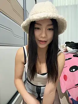 Snapshot of Asia-Melody chatting on 02/10/25, 09:14 Asia-Melody online show from 02/10/25, 09:14