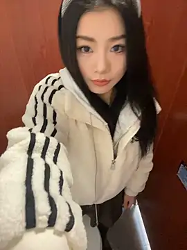 Snapshot of Asia-Melody chatting on 02/11/25, 07:54 Asia-Melody online show from 02/11/25, 07:54