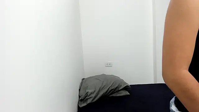 monse 02 online show from 10/23/25, 01:54