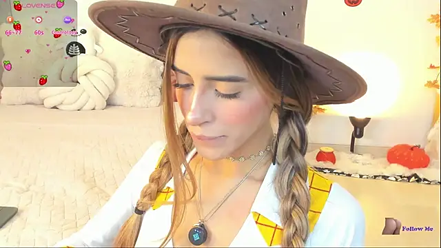 StormiRusso online show from 10/24/25, 01:35