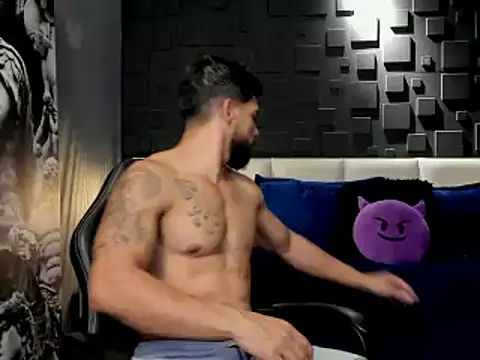 Snapshot of DannSaenz chatting on 01/24/25, 10:53 DannSaenz online show from 01/24/25, 10:53