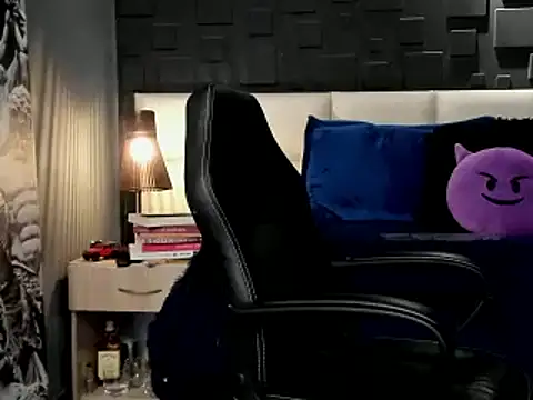 Snapshot of DannSaenz chatting on 01/24/25, 01:57 DannSaenz online show from 01/24/25, 01:57