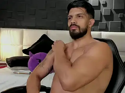 Snapshot of DannSaenz chatting on 02/02/25, 06:26 DannSaenz online show from 02/02/25, 06:26