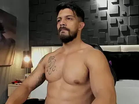Snapshot of DannSaenz chatting on 02/02/25, 07:14 DannSaenz online show from 02/02/25, 07:14