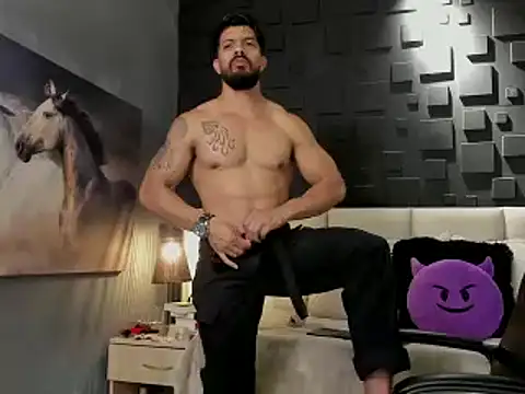 Snapshot of DannSaenz chatting on 02/06/25, 12:11 DannSaenz online show from 02/06/25, 12:11
