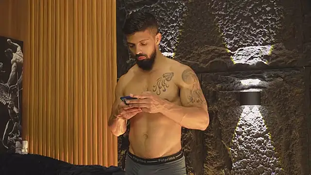 DannSaenz online show from 10/22/25, 01:11