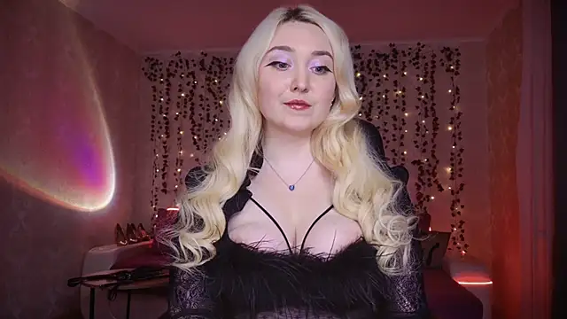 Snapshot of AllisonBlack_ chatting on 10/08/25, 08:28 AllisonBlack online show from 10/08/25, 08:28