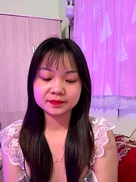 Maeve2k5 online show from 10/25/25, 09:17