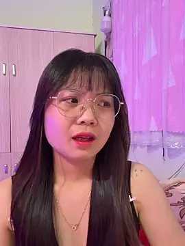 Maeve2k5 online show from 11/26/25, 10:27