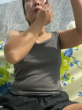 Linaannn online show from 02/17/26, 12:07