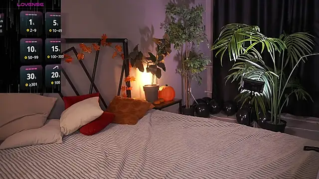 LindaThacker online show from 11/27/25, 04:25