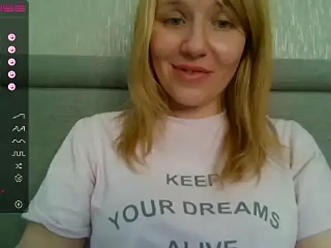 urbadkitty online show from 02/25/25, 09:53