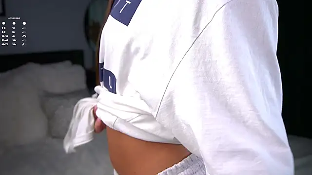 Snapshot of PiquingOgalala chatting on 10/26/25, 01:11 PiquingOgalala online show from 10/26/25, 01:11