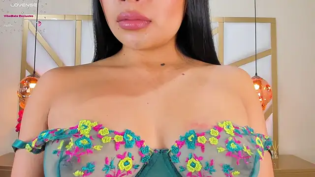 Snapshot of CarolineMaldonado chatting on 02/21/25, 06:37 CarolineMaldonado online show from 02/21/25, 06:37