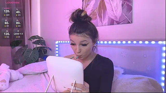 Veronica leal online show from 03/25/26, 09:59