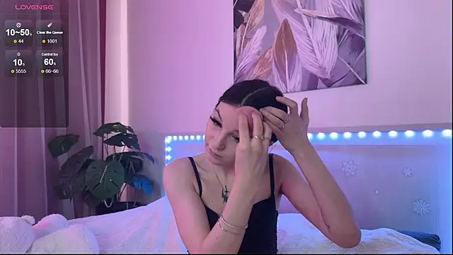 Veronica leal online show from 03/28/26, 08:47