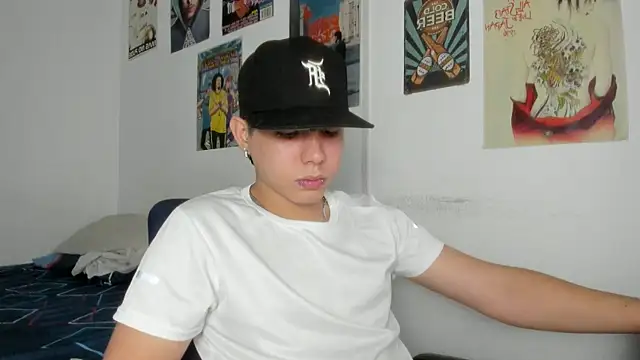 Snapshot of nathan_x1 chatting on 11/11/25, 08:20 nathan x1 online show from 11/11/25, 08:20