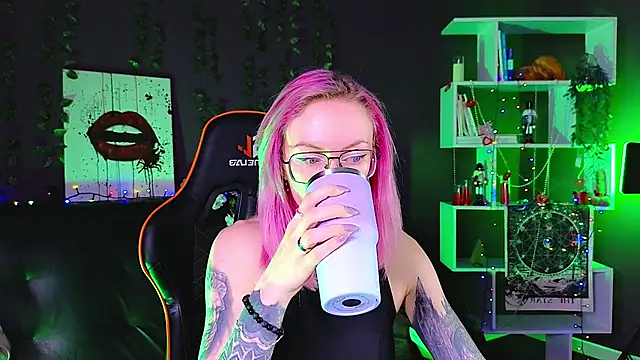  HelenCarter online show from 03/08/25, 08:57