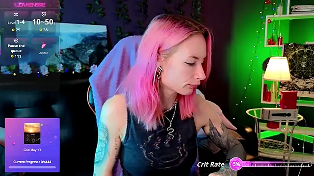  HelenCarter online show from 10/19/25, 08:42