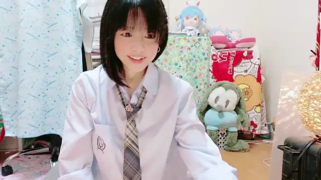 renapiyon8182 online show from 01/11/25, 07:27