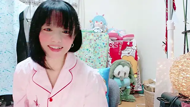 renapiyon8182 online show from 01/15/25, 07:55