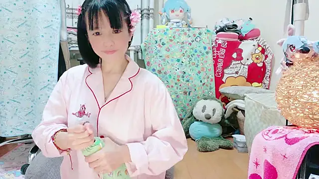 renapiyon8182 online show from 09/29/25, 06:46