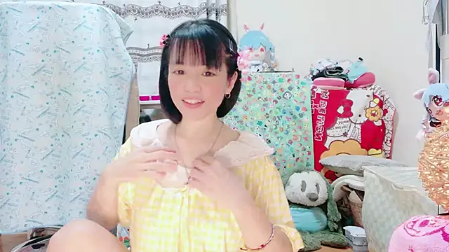 renapiyon8182 online show from 10/01/25, 06:47