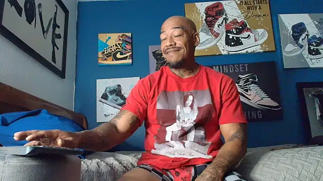 Snapshot of athephenomenal1 chatting on 11/20/25, 05:56 athephenomenal1 online show from 11/20/25, 05:56