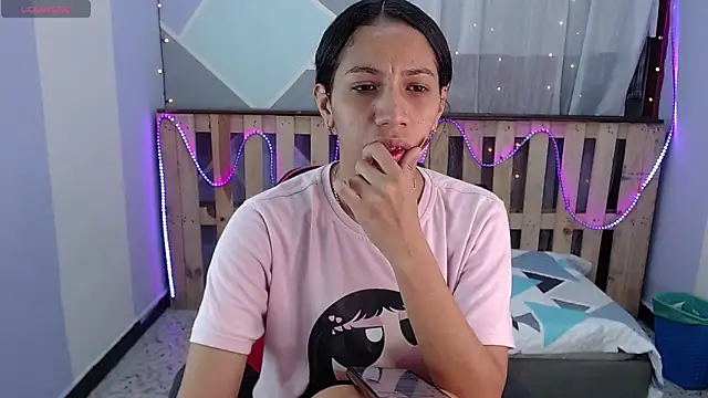 Lina10 online show from 03/10/25, 07:40