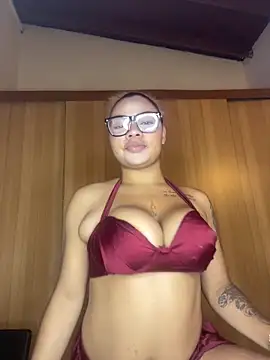 Snapshot of Eloisa_cleavage_ chatting on 04/17/26, 10:07 Eloisa cleavage online show from 04/17/26, 10:07