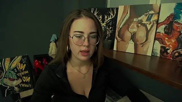 luxie milady online show from 10/31/25, 01:45