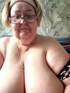 Awn290668 online show from 12/14/25, 10:09