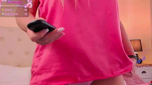 Snapshot of ArianaCroft chatting on 02/12/25, 11:07 ArianaCroft online show from 02/12/25, 11:07