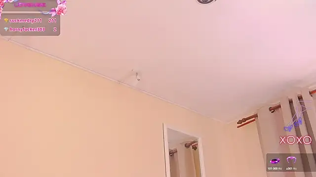 Snapshot of ArianaCroft chatting on 03/11/25, 11:33 ArianaCroft online show from 03/11/25, 11:33