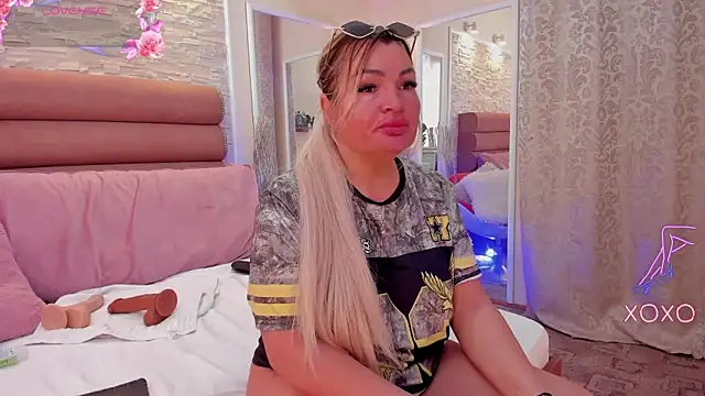 ArianaCroft online show from 05/18/26, 06:52