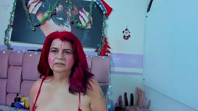 Snapshot of RoxetteMature chatting on 12/19/25, 12:23 RoxetteMature online show from 12/19/25, 12:23