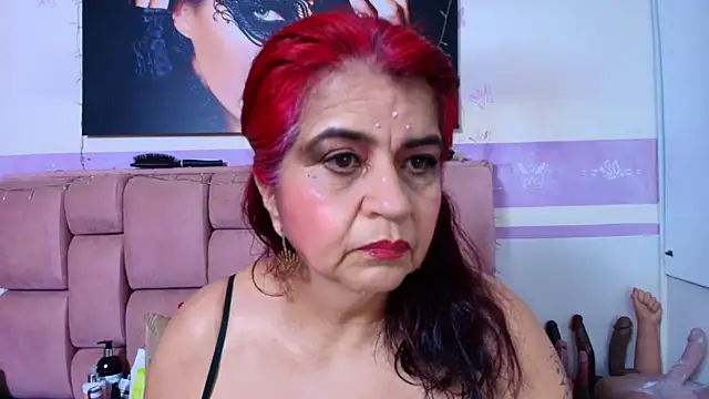 Snapshot of RoxetteMature chatting on 01/13/26, 12:21 RoxetteMature online show from 01/13/26, 12:21