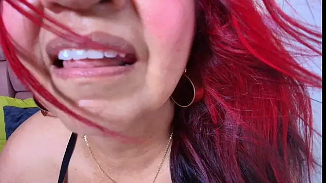 Snapshot of RoxetteMature chatting on 04/15/26, 12:12 RoxetteMature online show from 04/15/26, 12:12